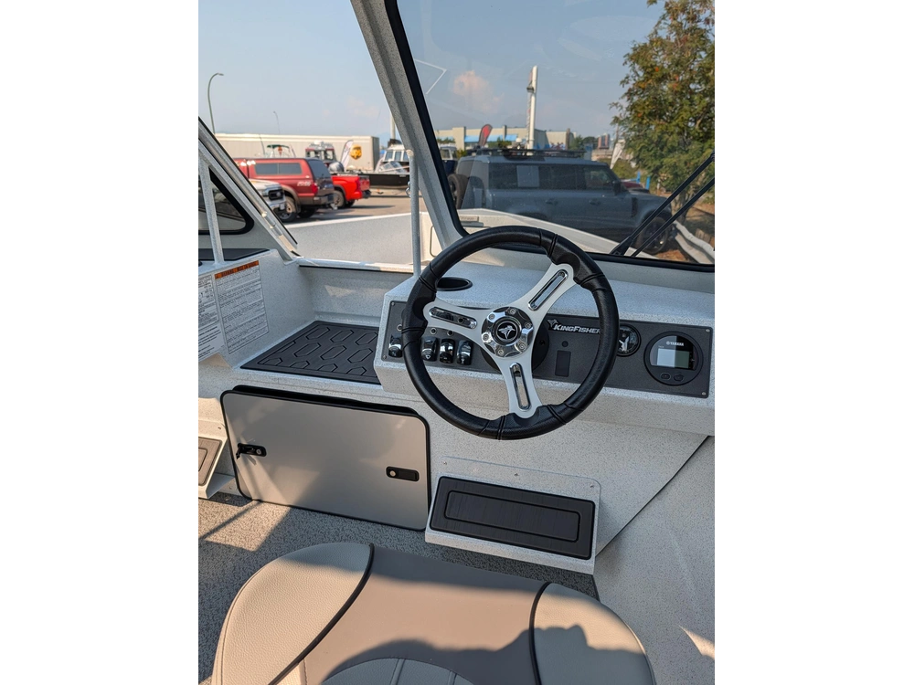 2027 Kingfisher 1825 Falcon alt