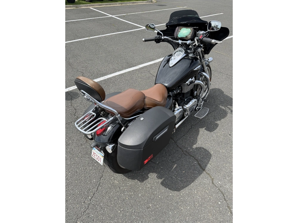 2011 Triumph Thunderbird alt
