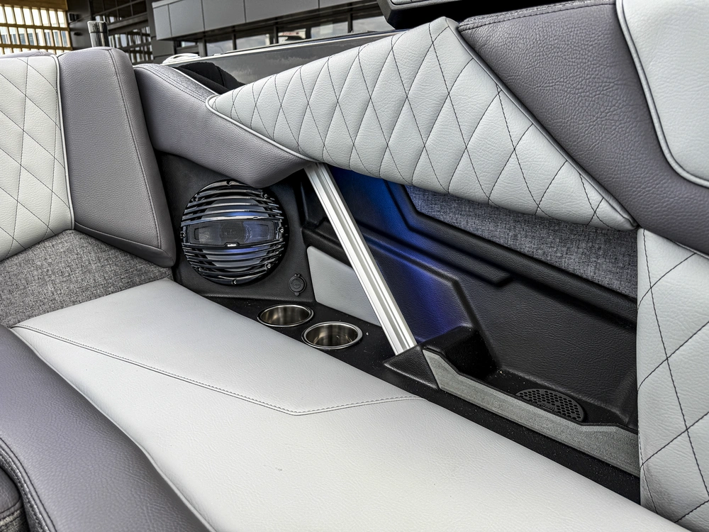 2027 Tige Boats Z1 alt