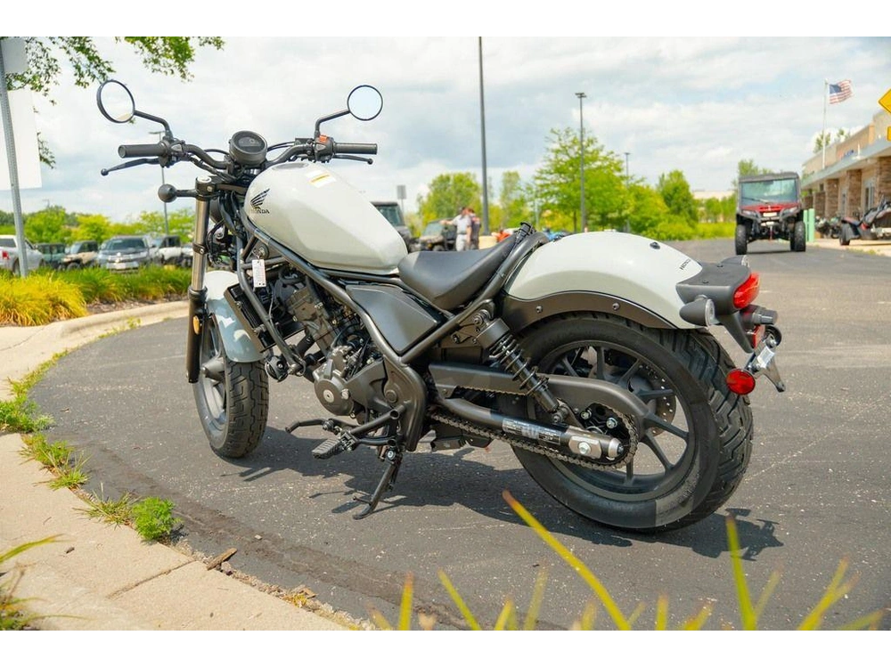 2026 Honda Rebel 300 E-clutch alt