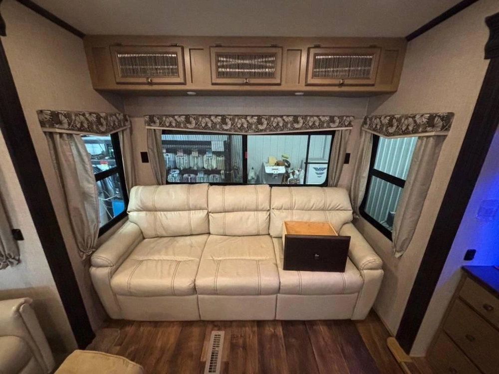 Crossroads Cruiser 322rl 2017 alt