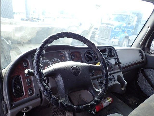 Freightliner M2106 2016