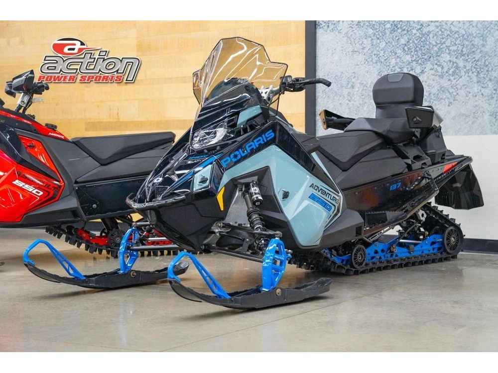 2026 Polaris 650 Indy Adventure 137 Gloss Black / Blue Dusk alt