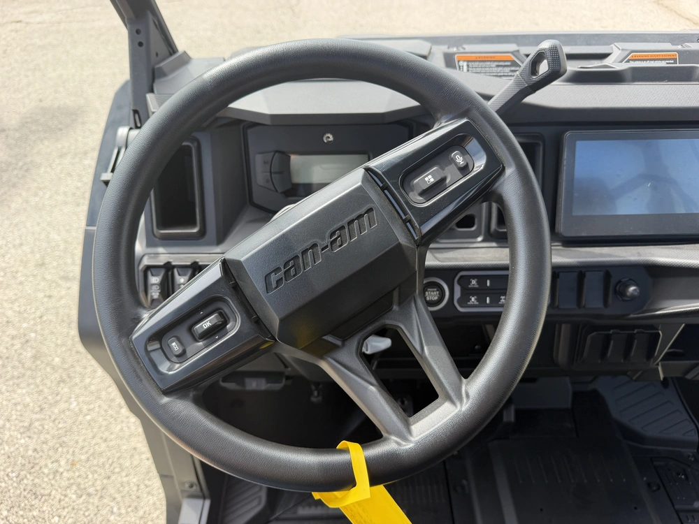 2026 Can-am Defender Xt Hd11 With 10.25 In.display alt