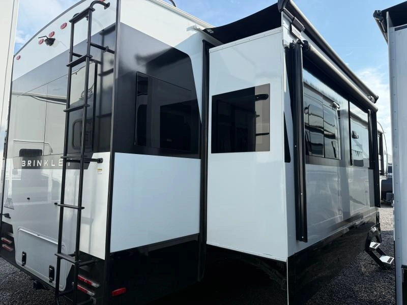 Brinkley Model Z Z3610 2024 alt