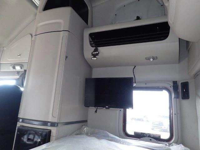Peterbilt 579 2024