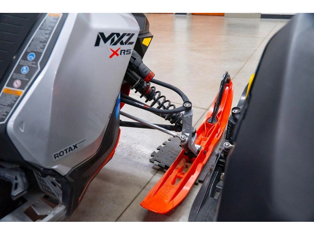 2022 Ski-doo Mxz® X-rs® Rotax® 850 E-tec® I Rip. Xt 1.25 Black Lcd alt