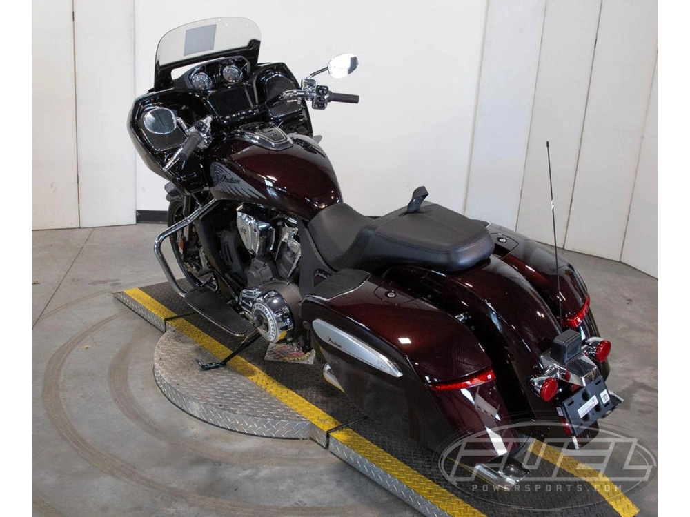 2026 Indian Motorcycle Challenger® Limited 112 Crimson alt