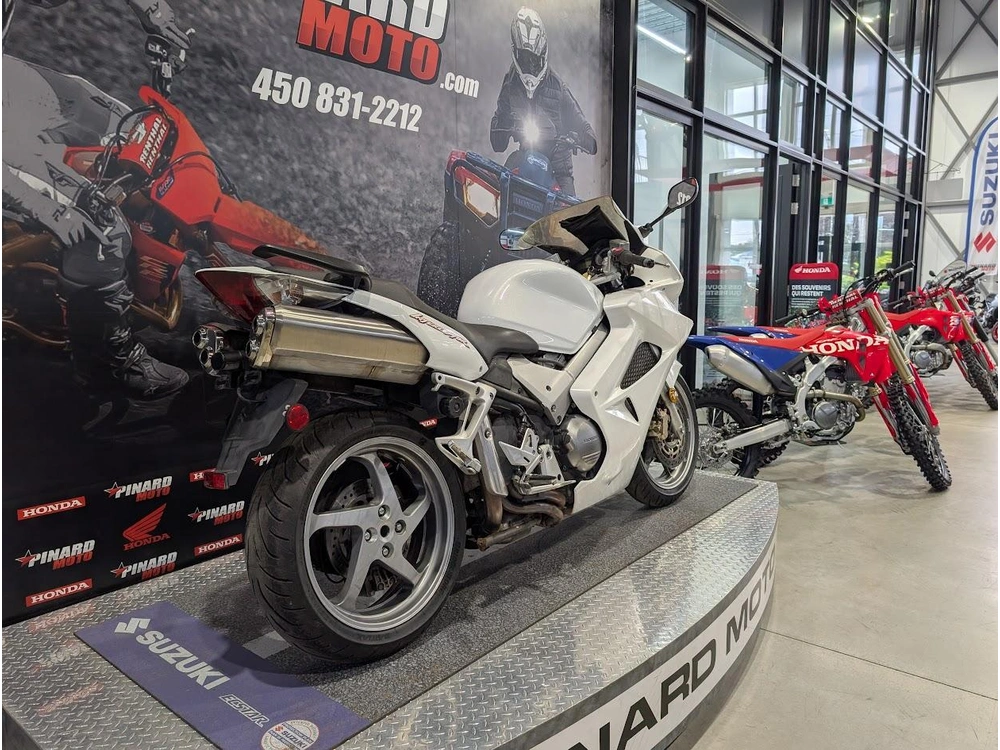Honda Vfr 800 2006 alt