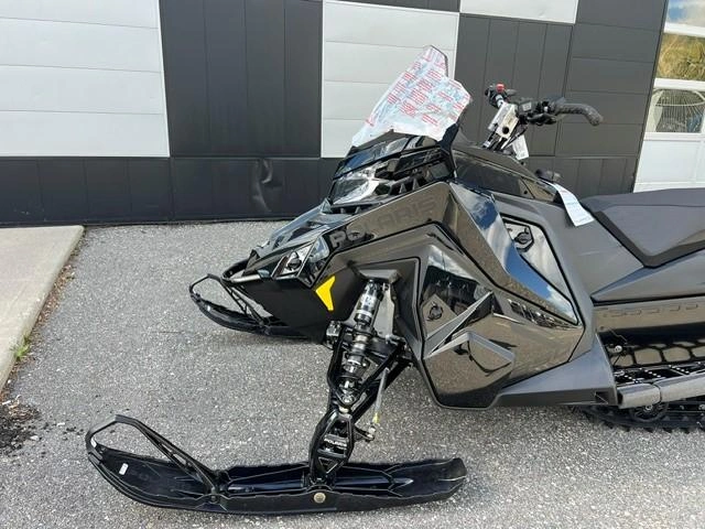 Polaris 850 Indy Xc 137 Blk 2027 alt