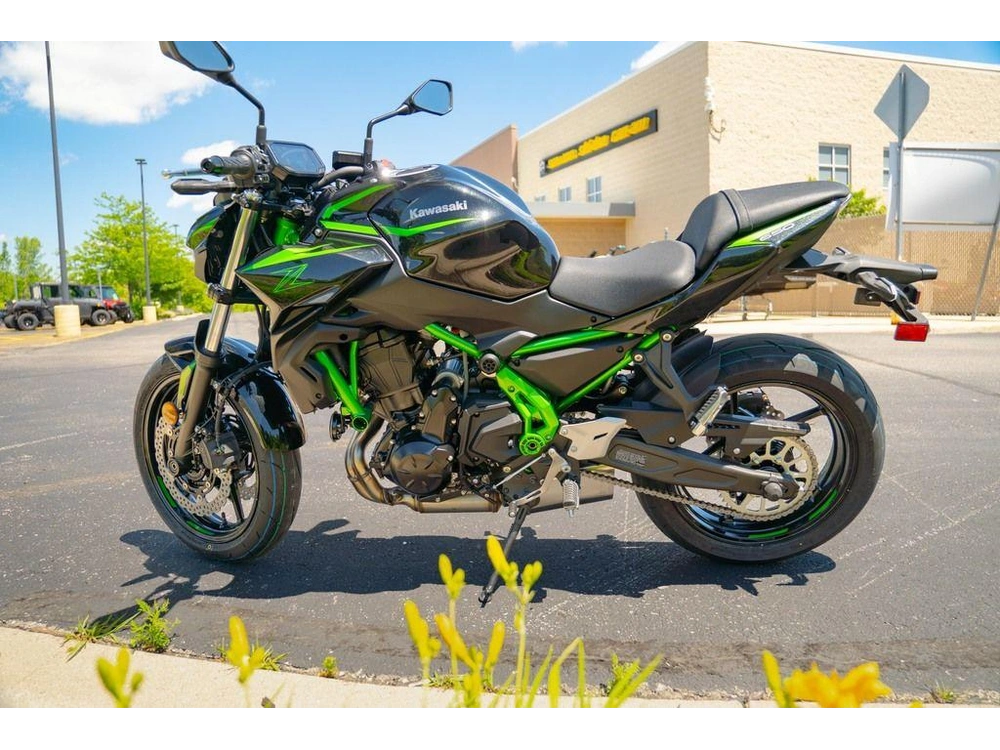 2025 Kawasaki Z650 Abs alt