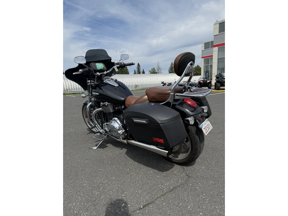 2011 Triumph Thunderbird alt