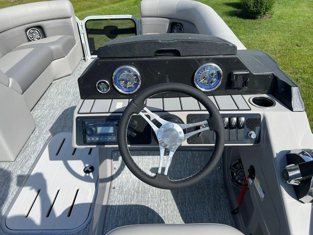 2025 Premier 230 Sunsation Re alt