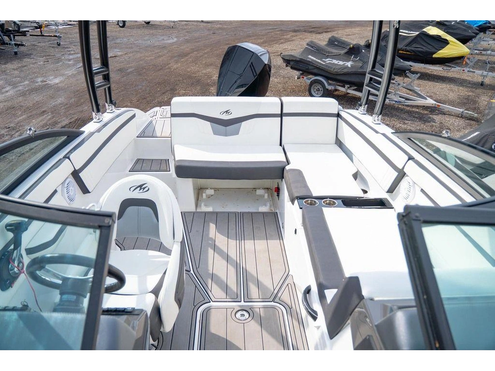 2019 Monterey Boats M-225 alt