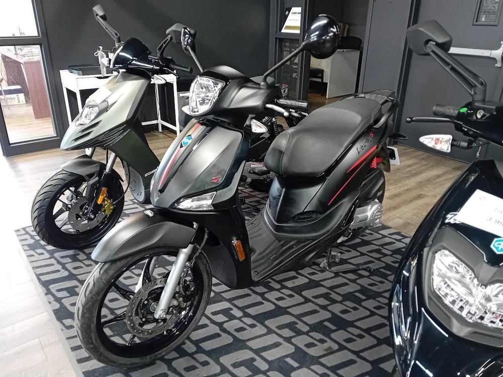 Piaggio Liberty S 50 2024 alt