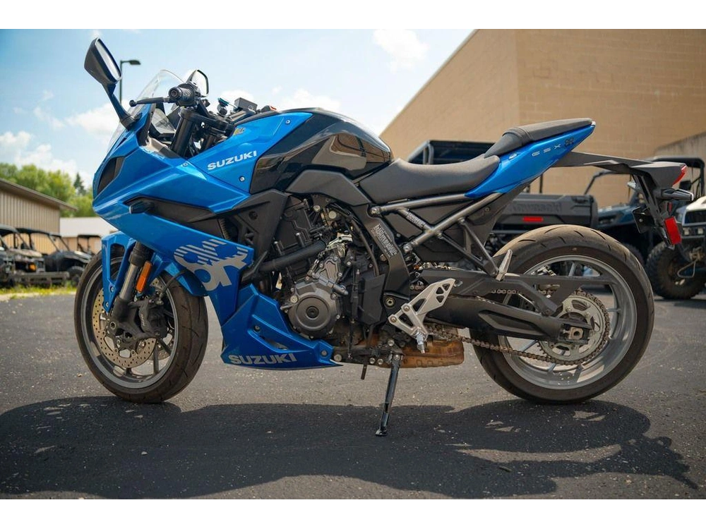 2024 Suzuki Gsx-8r alt