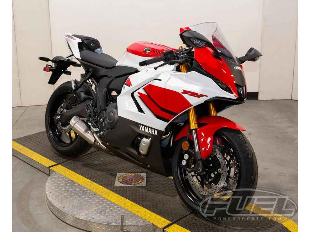 2026 Yamaha Yzf-r7 70th Anniversary Edition alt