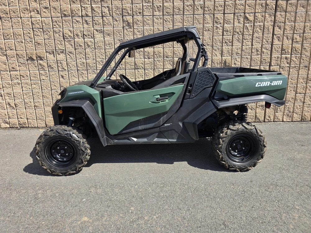 2024 Brp Commander Dps 700 alt