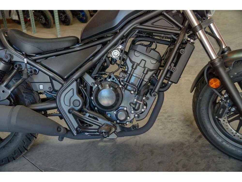 2025 Honda Rebel 300 alt