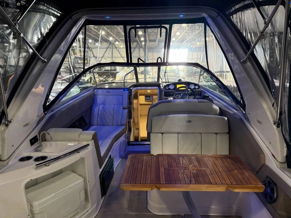 Regal 28 Express 2018 alt