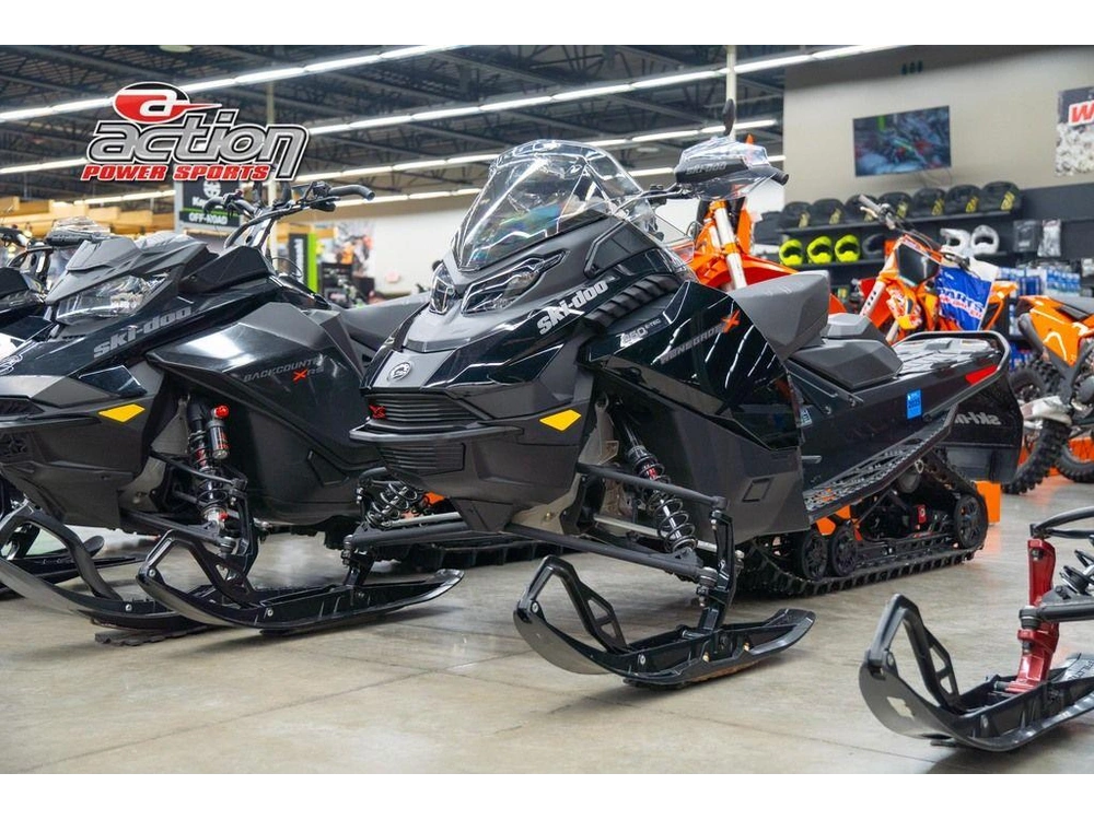 2023 Ski-doo Renegade® X® 850 E-tec Ice Ripper Xt 1.5_7.2 In. / Black alt