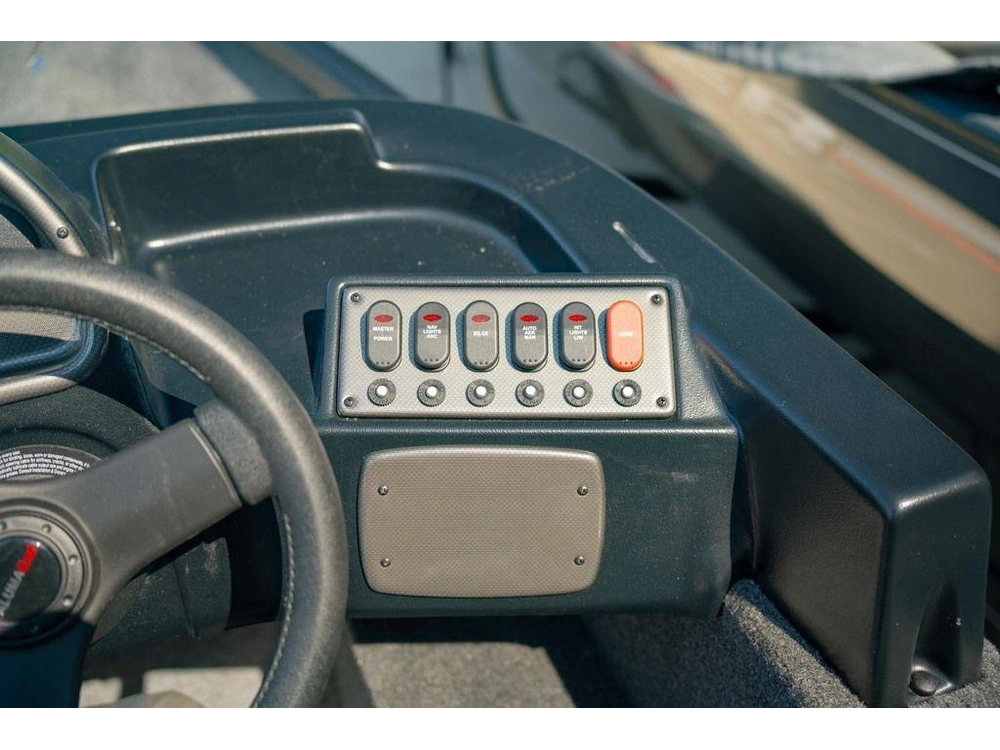 2027 Alumacraft Classic 165 Side Console alt