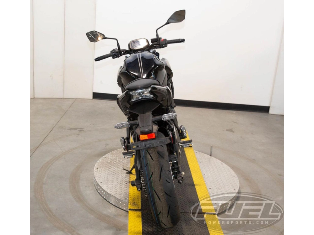 2025 Kawasaki Z650 alt