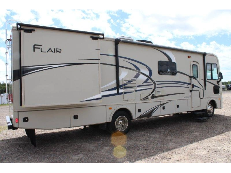 Fleetwood Flair 31a 2018 alt