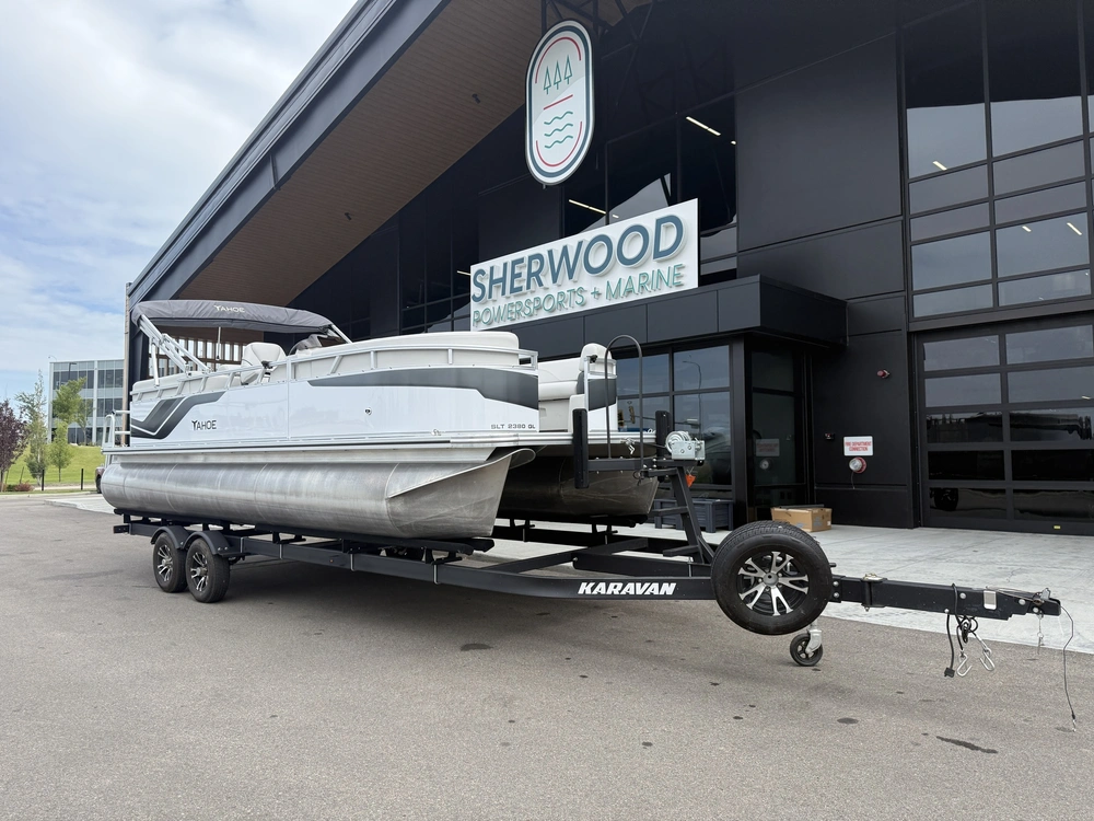 2025 Tahoe 2380ql alt