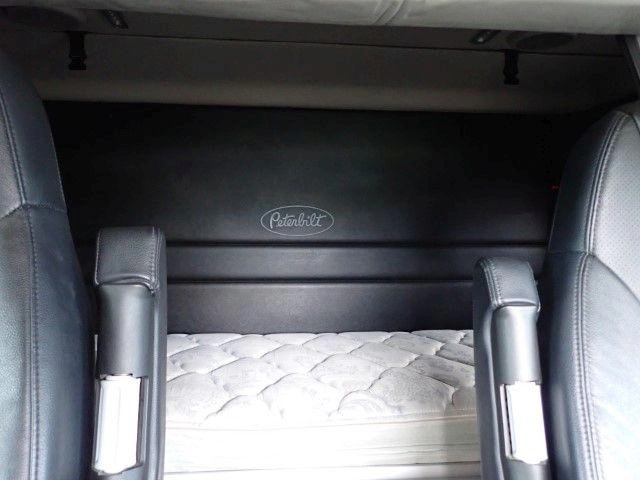 Peterbilt 589 2025