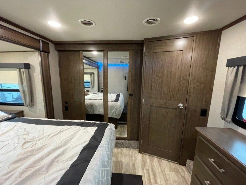 Grand Design Solitude 310gk 2020 alt