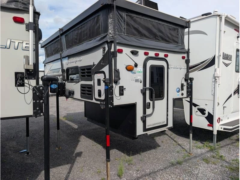 2021 Palomino Real Lite Ss500 alt