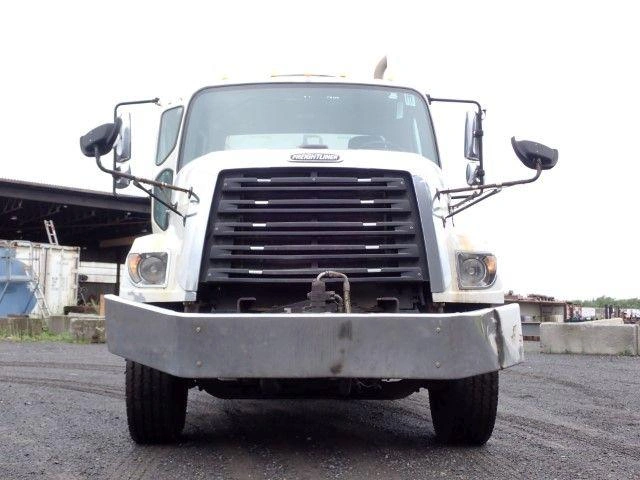 Freightliner 108sd 2019