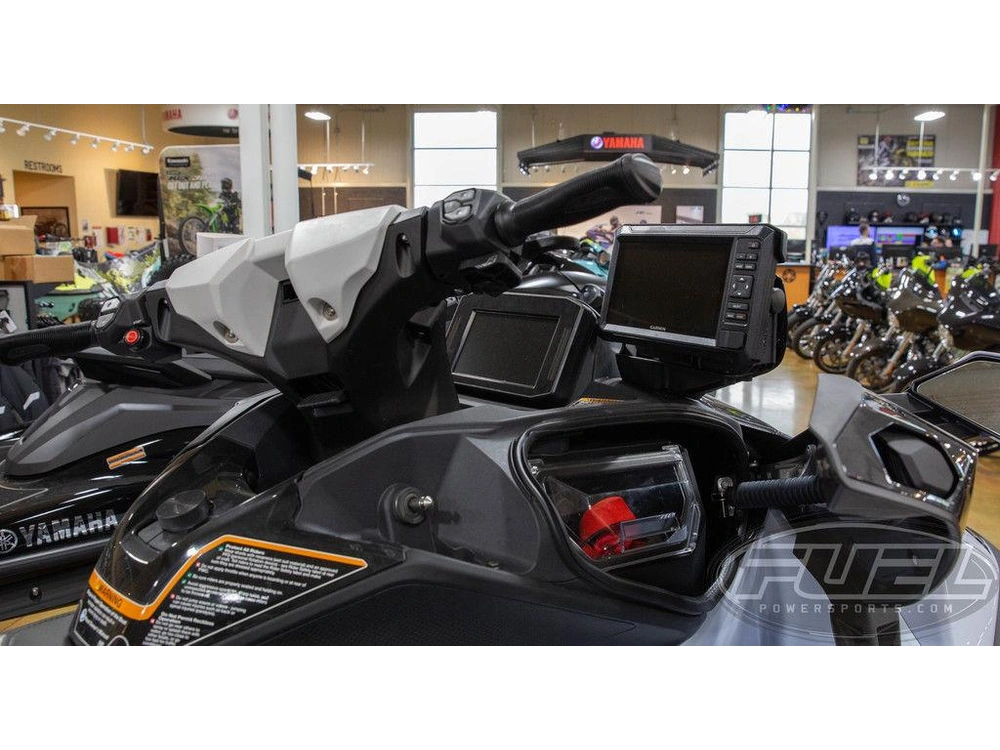 2025 Kawasaki Ultra® 160lx-s Angler alt