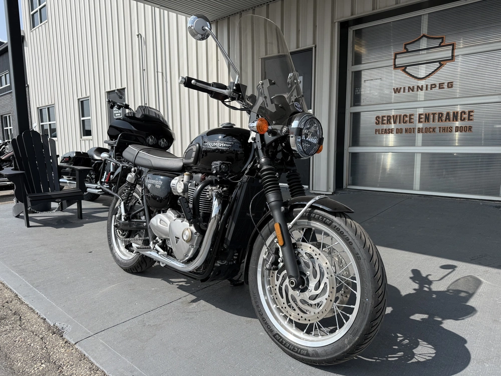 2023 Triumph T120 alt