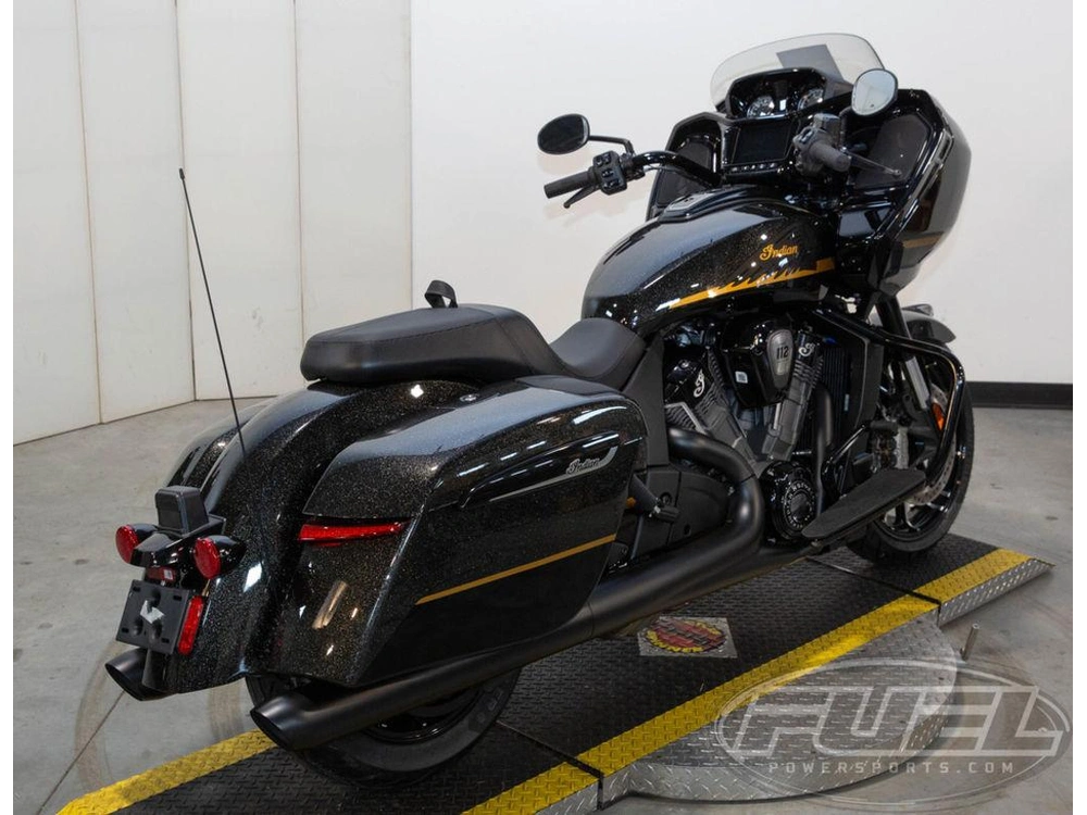 2026 Indian Motorcycle Challenger® Dark Horse® 112 W/powerband Audio Black Crystal W/black Metalli alt