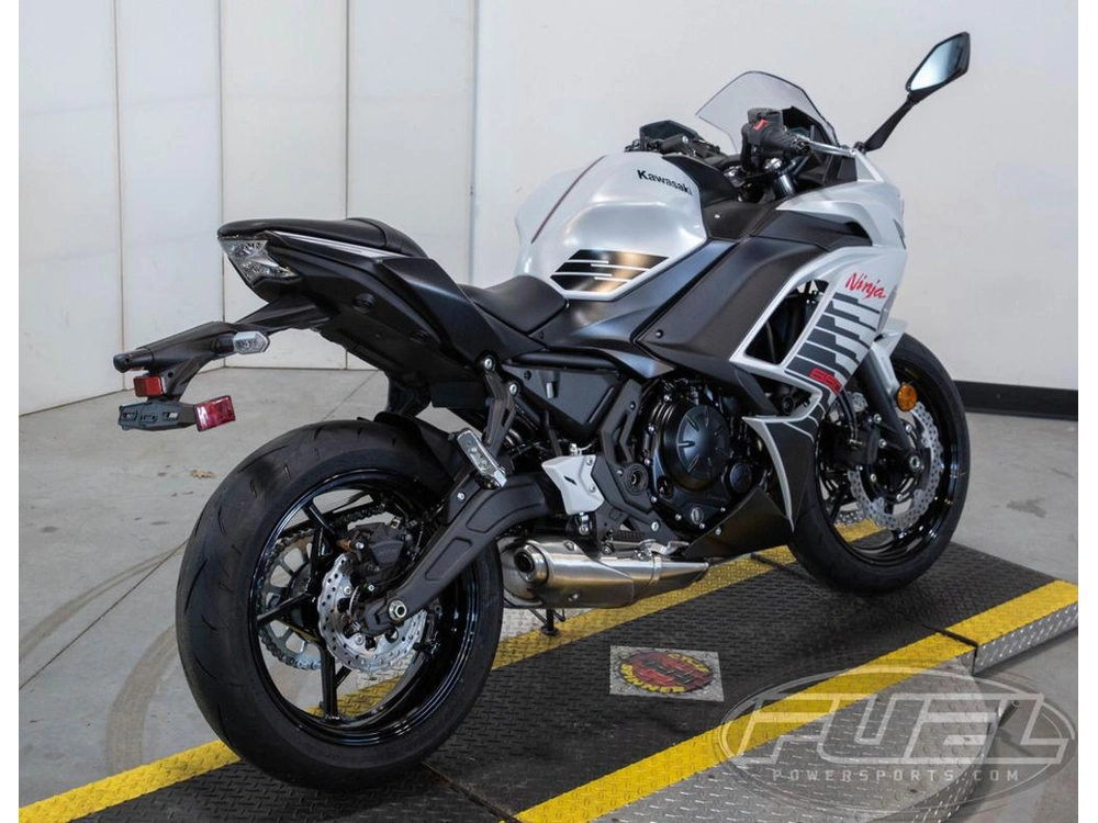 2026 Kawasaki Ninja® 650 Abs alt