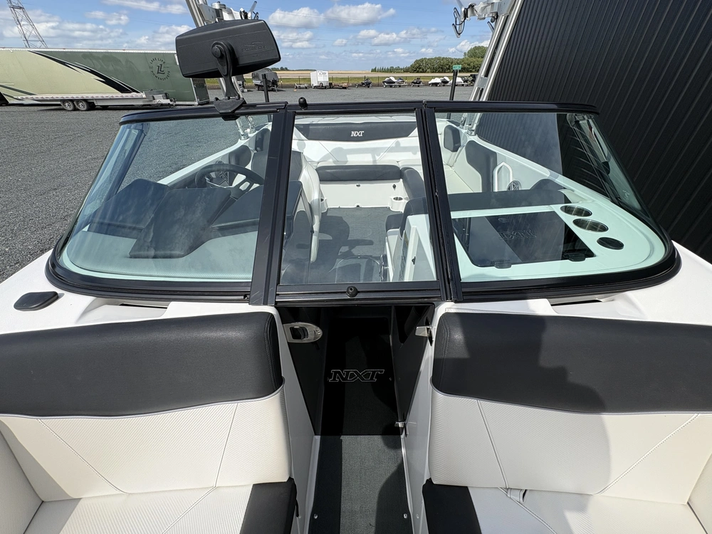 2016 Mastercraft Nxt 20 alt