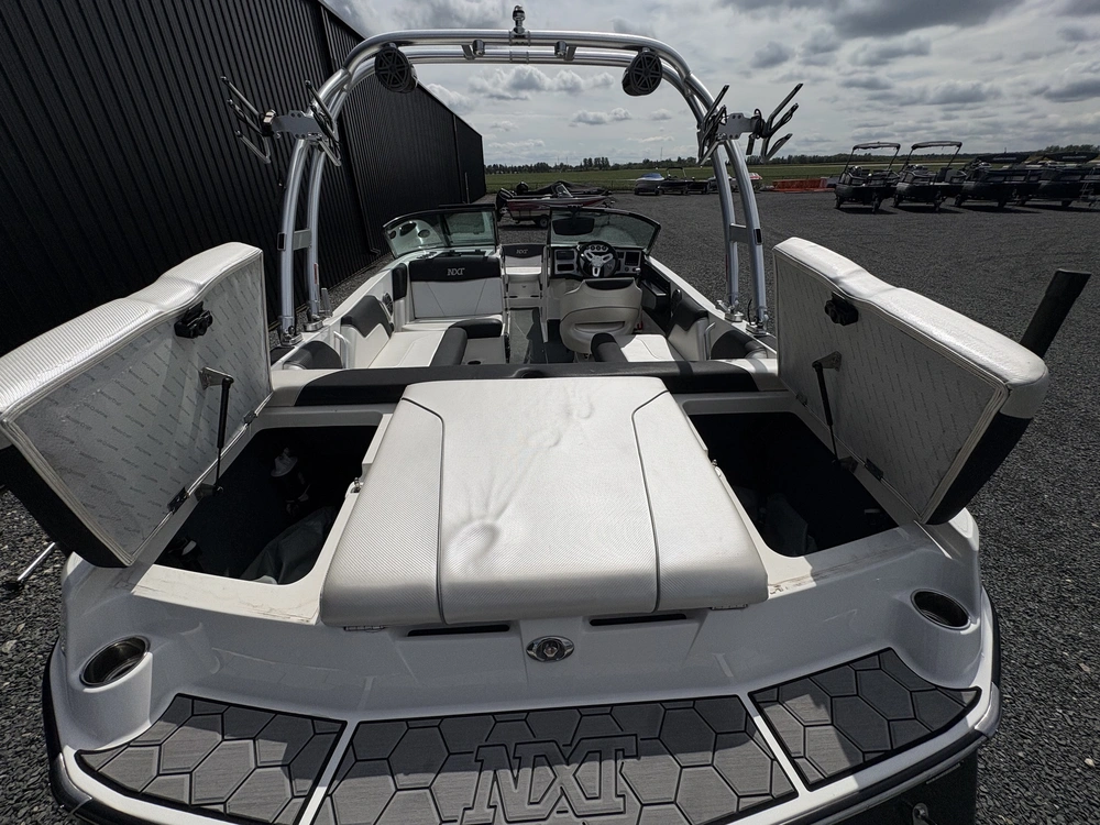 2016 Mastercraft Nxt 20 alt