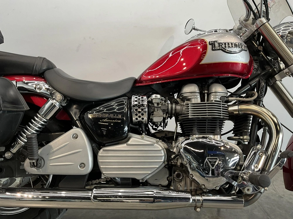 2002 Triumph Bonneville America alt