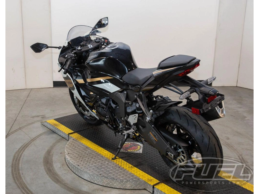 2026 Kawasaki Ninja® Zx™-6r alt