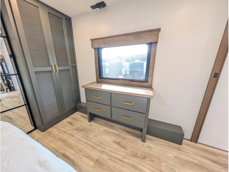 Keystone Rv Montana 290rl 2027 alt