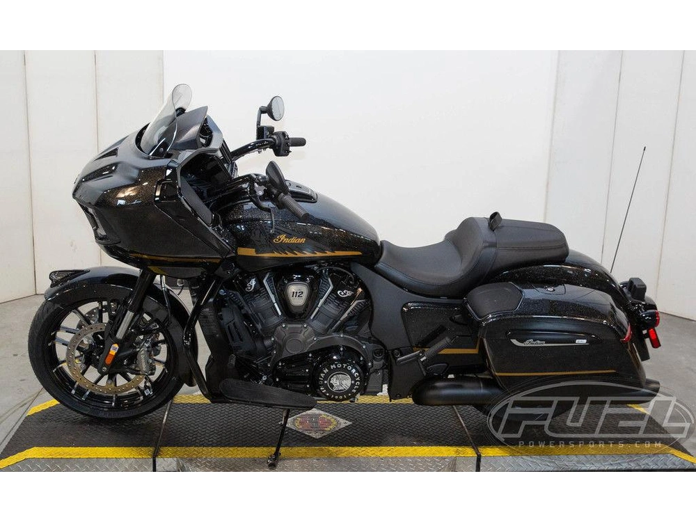 2026 Indian Motorcycle Challenger® Dark Horse® 112 W/powerband Audio Black Crystal W/black Metalli alt