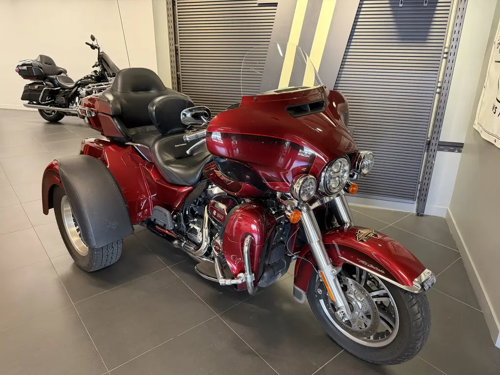 2023 Harley-Davidson Tri Glide UltraFLHTCUTGANV