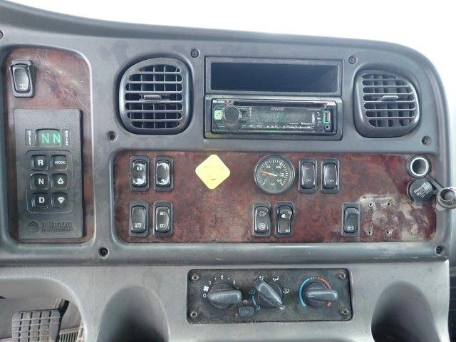 Freightliner M2106 2016