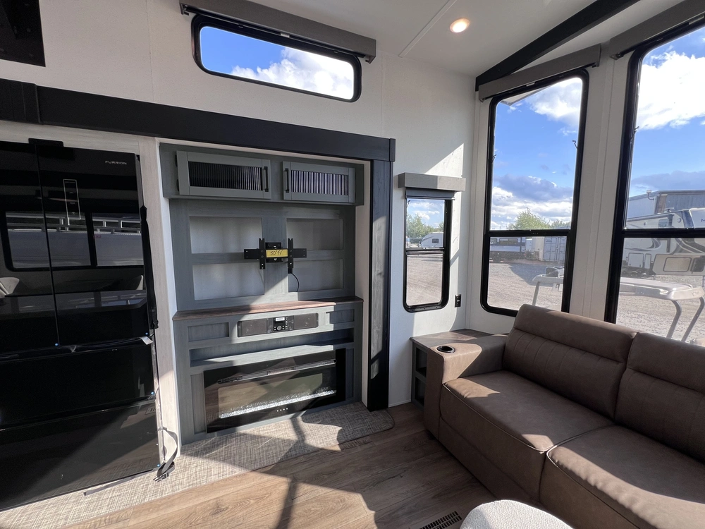 Forest River Puma Vista 402lft 2027 alt