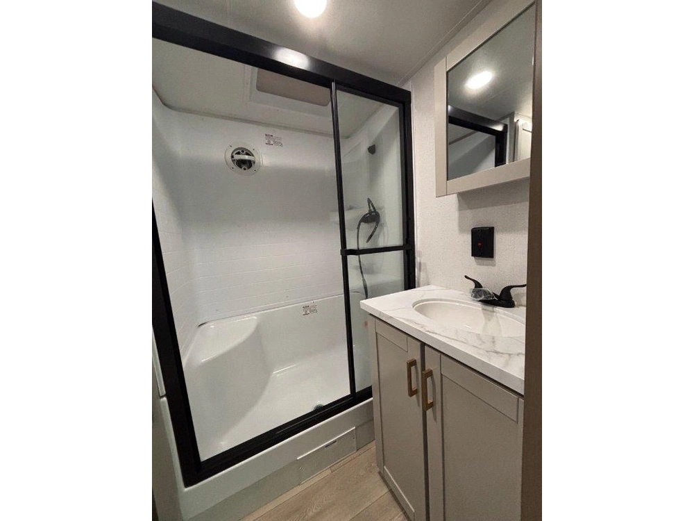 Jayco Jay Flight Bungalow 404loft 2027 alt