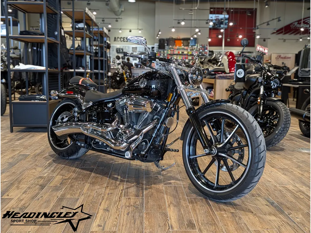 2014 Harley-Davidson Softail Breakout // Black