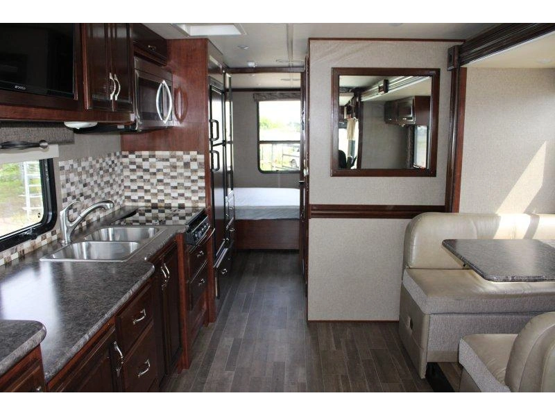 Fleetwood Flair 31a 2018 alt