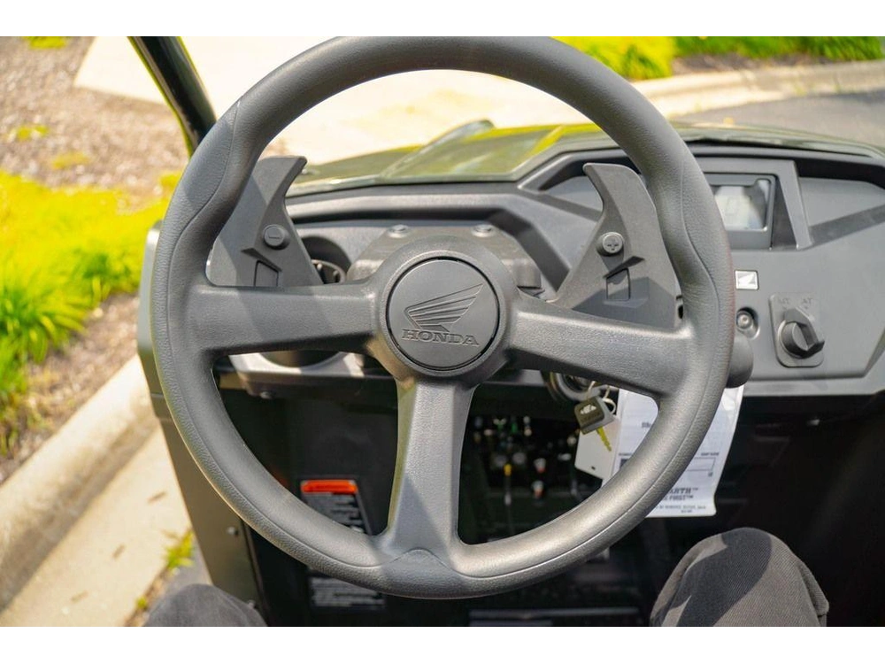 2026 Honda Pioneer 520 alt